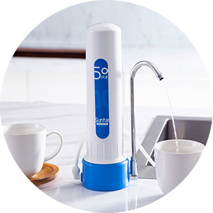 凈水機(jī)，有的凈水機(jī)使用的是黑金膜（石墨烯膜），有的是陶瓷膜供用戶(hù)選擇。